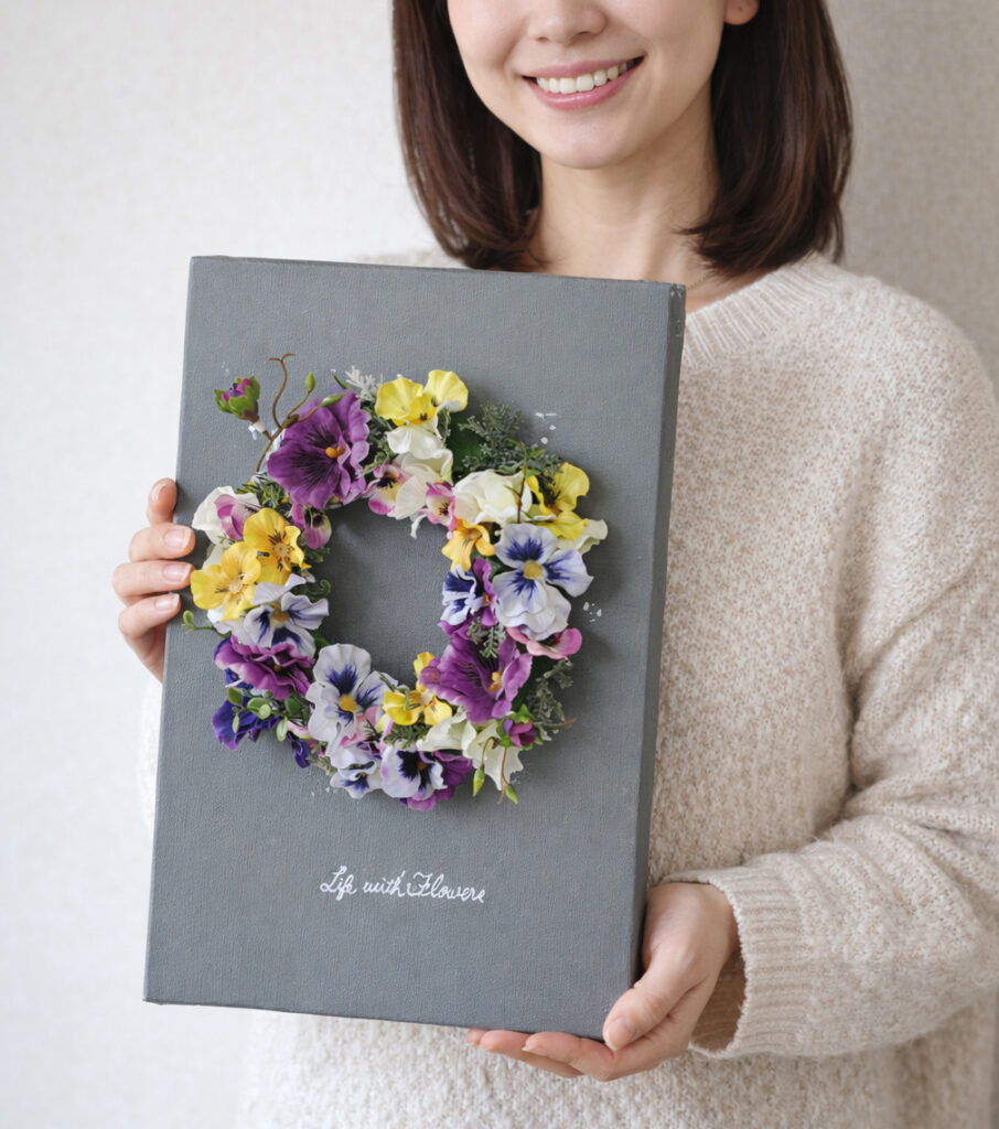 キャンバスリースを持つ女性