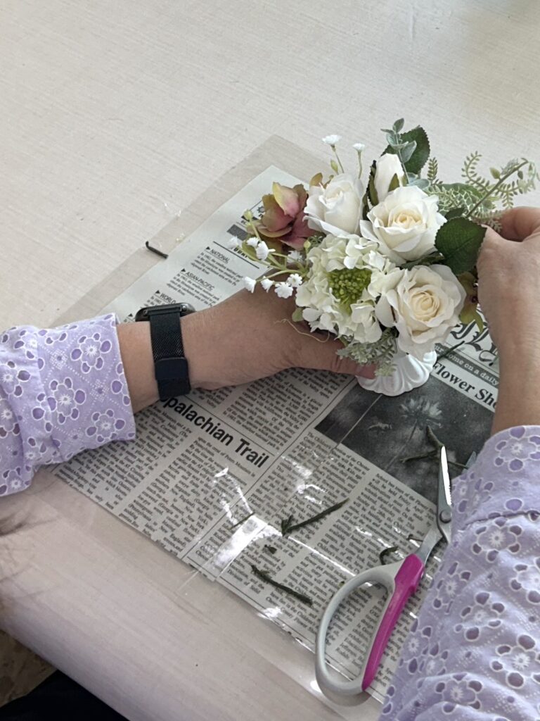 白のバラのアレンジメントレッスン